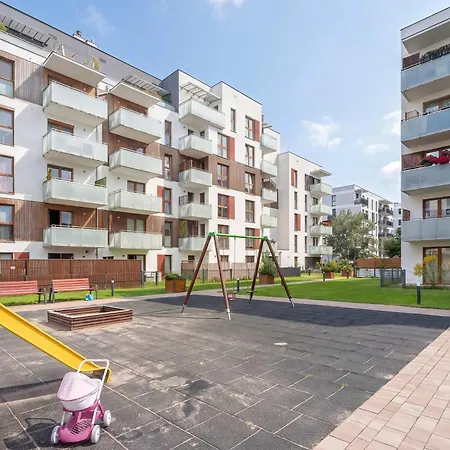 Comfortable Apartment With A Balcony & Parking Bydgoszcz Filmowa 1B By Heyrent * Быдгощ